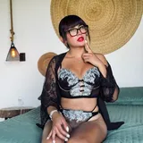 Mia — OnlyFans